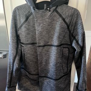 Lululemon On The Move reversible rain jacket coat